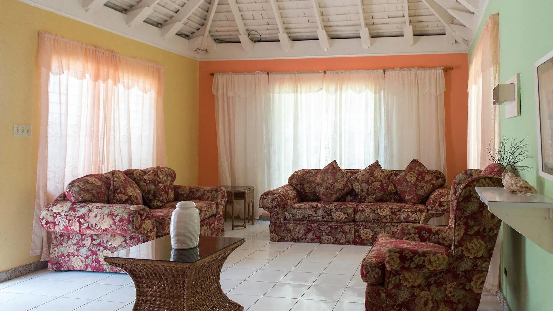 *** Pensión Gemini Villa Montego Bay Jamaica